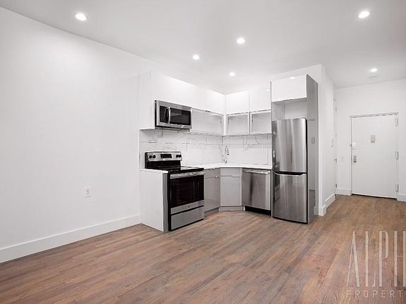 3rd image of 340 E 105th St APT 4E