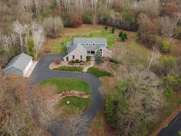 S95W33250 Hickorywood TRAIL, Mukwonago, WI 53149