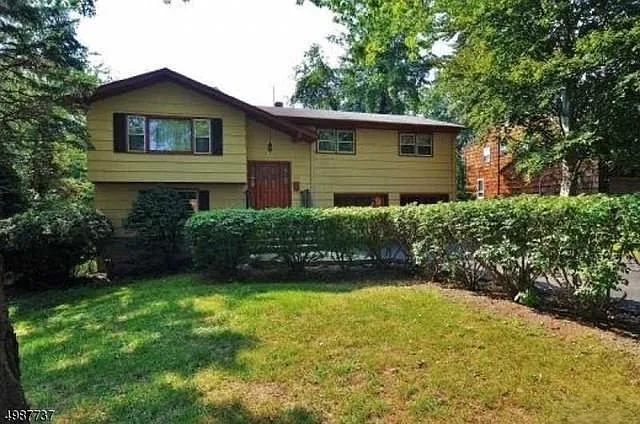 552 Stevens Ave — Photo 2
