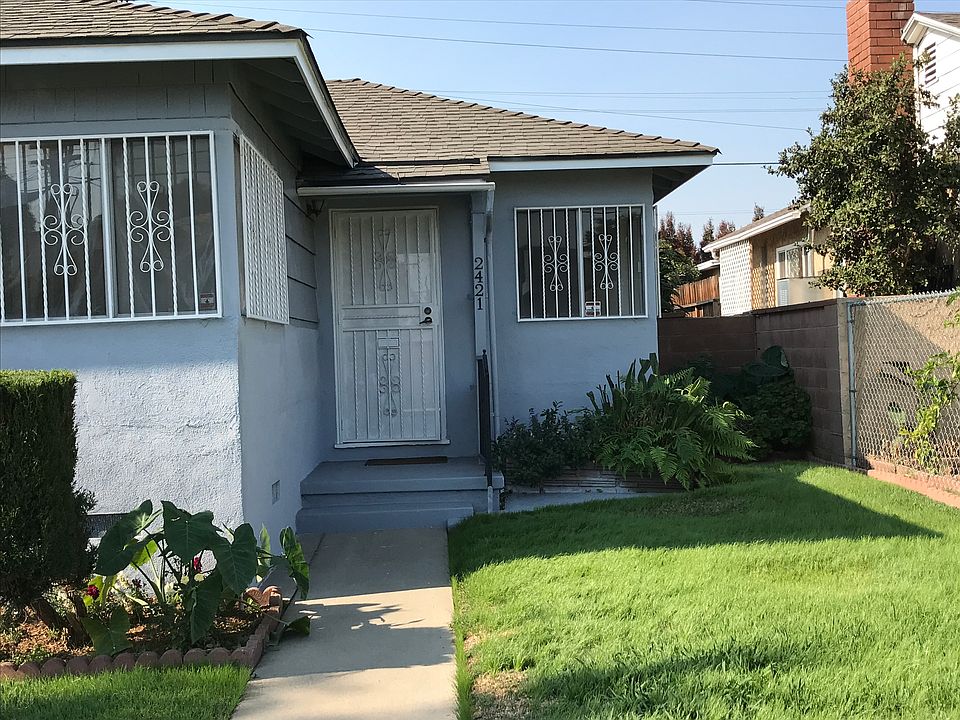2nd image of 2421 Findlay Ave