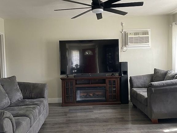 2nd image of 7431 Topeka Dr