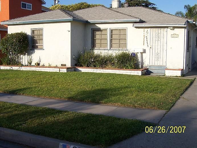 Prestigious Mayfair Neighborhood