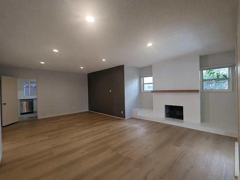 4120 Van Buren Pl — Photo 4