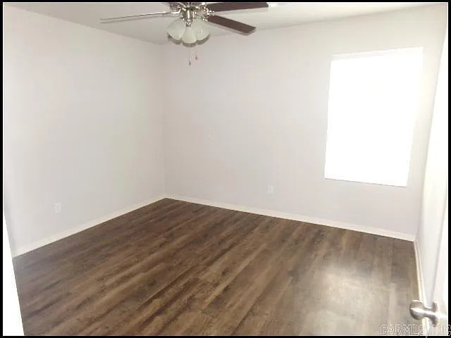 2424 Vivian Dr — Photo 9