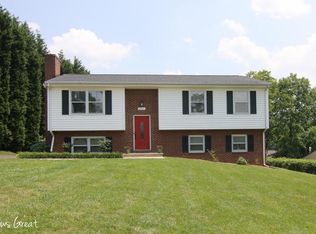 251 Hillandale Dr, Troutville, VA 24175
