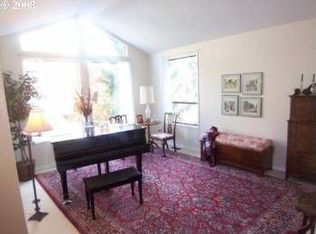 3890 Poseidon Ct, West Linn, OR 97068