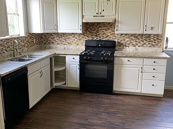 2nd image of 1329 Avenue C
