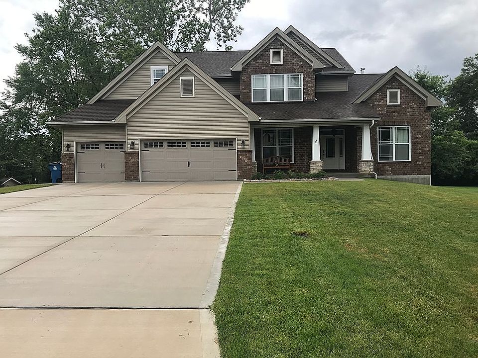 1st image of 6 Lawrence Dr