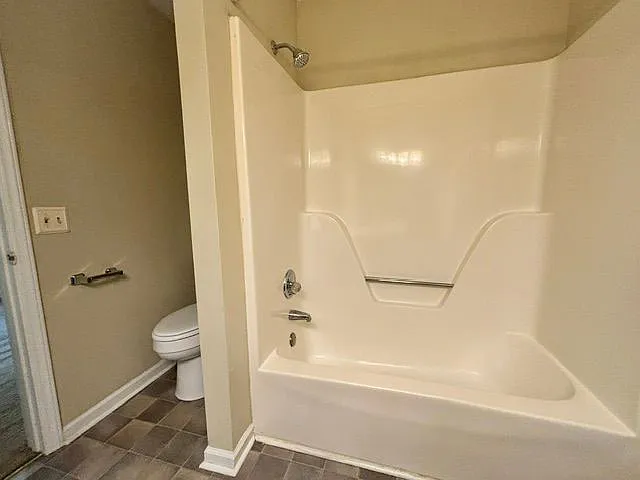 211 Hillside Ct — Photo 20