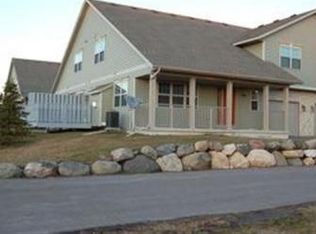 225 Hometown Ave, Fall River, WI 53932