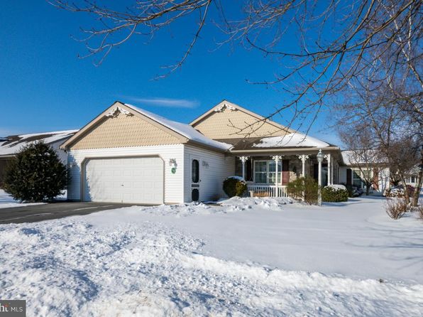 15 Greenbriar Dr, Myerstown, PA 17067