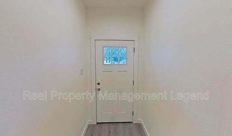 1009 Dubois St — Photo 3