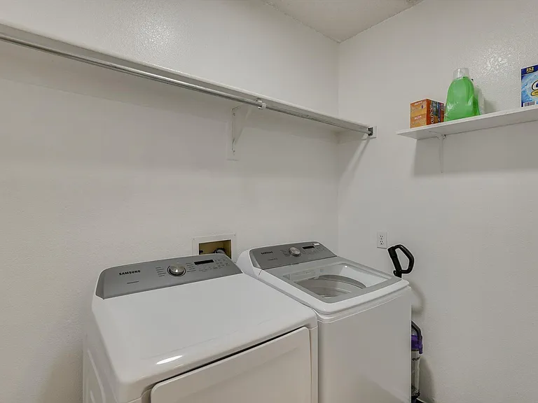 2313 Kingsley Dr — Photo 35