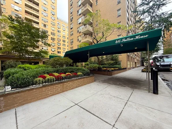 415 East 52nd Street image 10 of 11