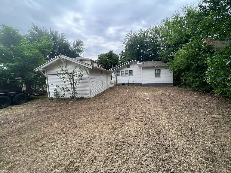 442 E Lincoln Ave — Photo 6