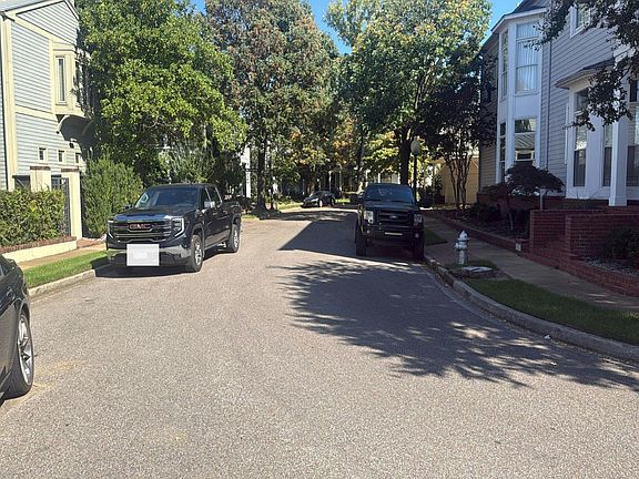 5th image of 1012 Island Park Dr