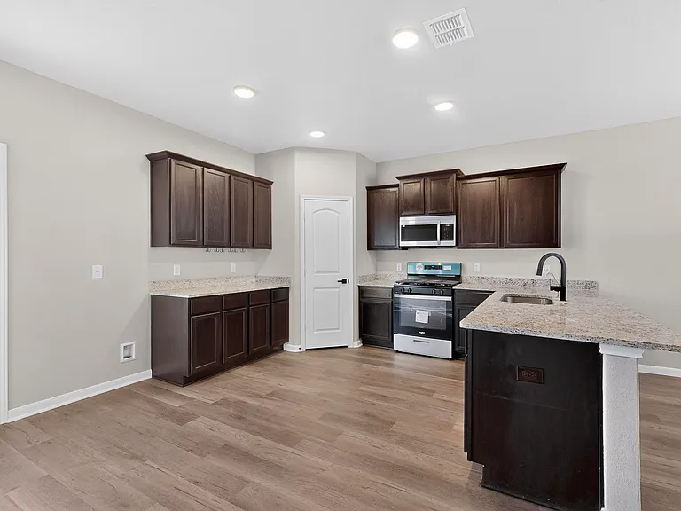 15022 Harbor Lndg — Photo 15