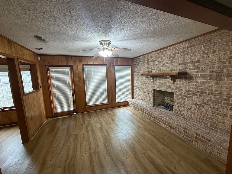 5205 Country Club Dr — Photo 7