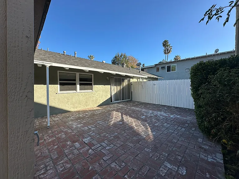 4411 Mammoth Ave — Photo 18