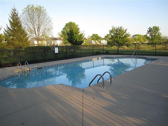 4th image of 388 Laurel Glen Dr