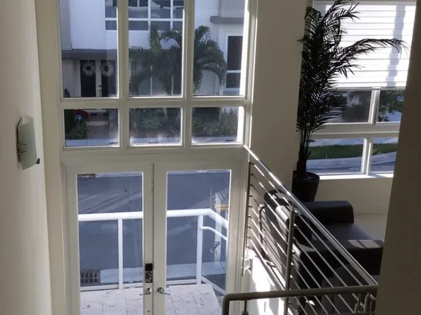 6661 NW 105th Ct, Doral, FL 33178