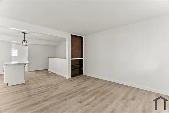 4 bed, 1100 sqft, $1,835 — Photo 2