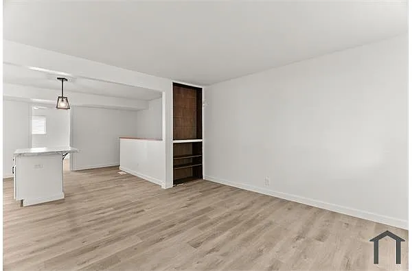 Building Photo - 10518 Spring Garden Dr
