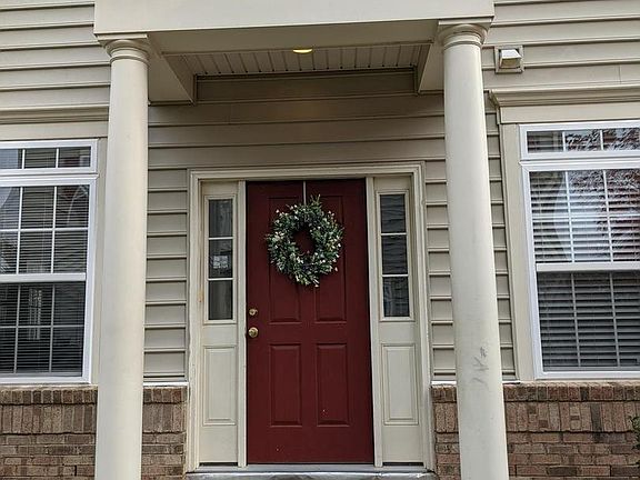2nd image of 314 Kintyre Ln