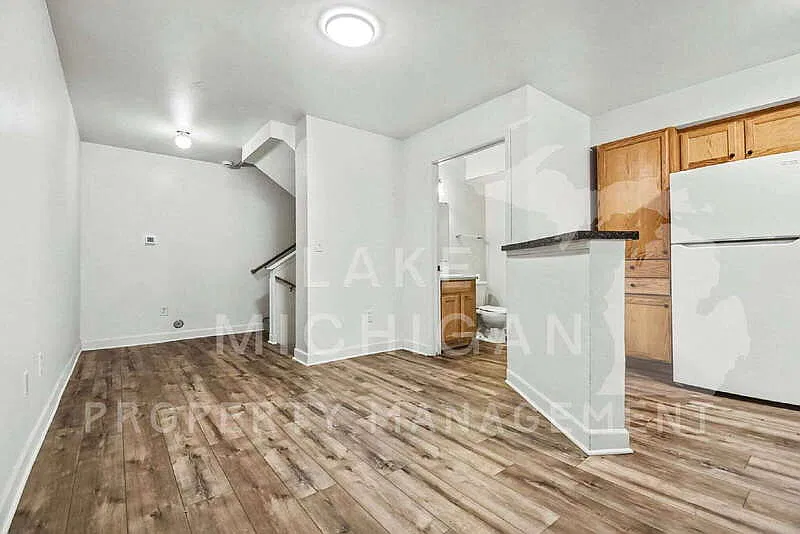 3 bed, 2.5 bath, 1149 sqft, $1,895 — Photo 4