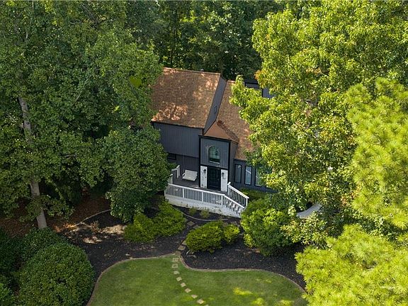 3rd image of 461 Lakeshore Dr
