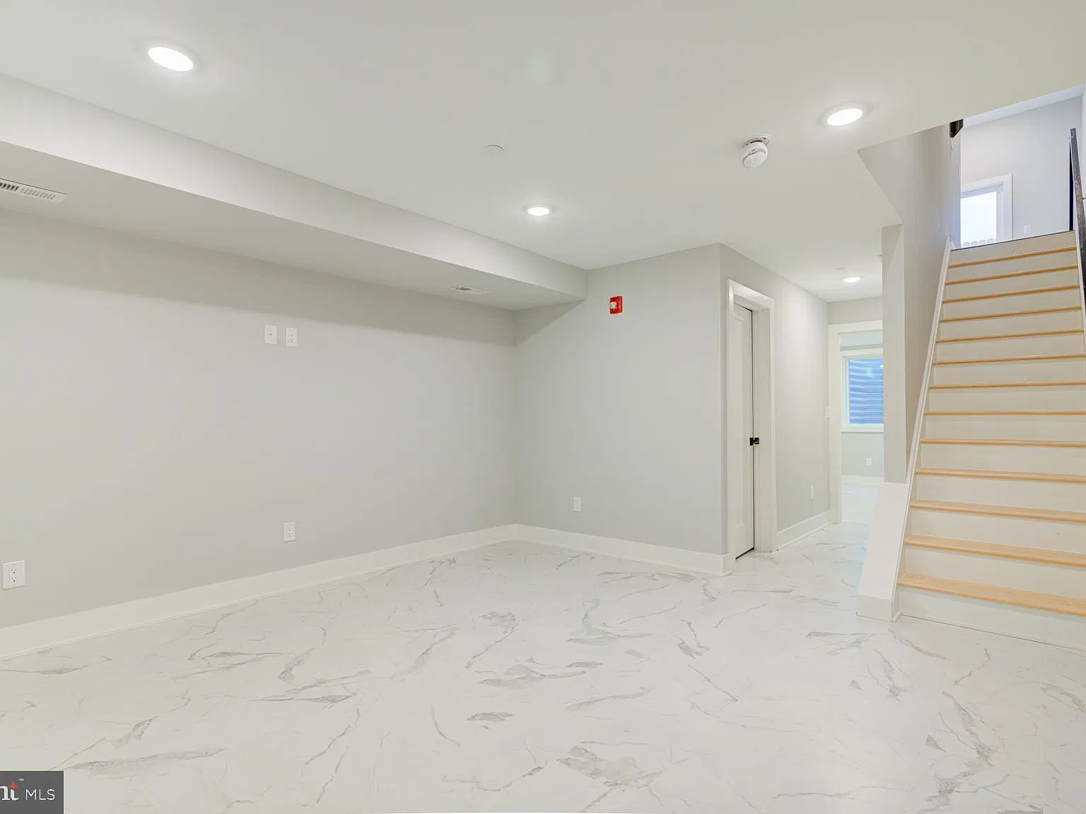 1805 Frankford Ave — Photo 4