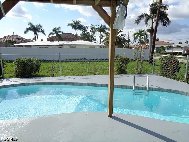 4402 SE 20th Pl — Photo 3