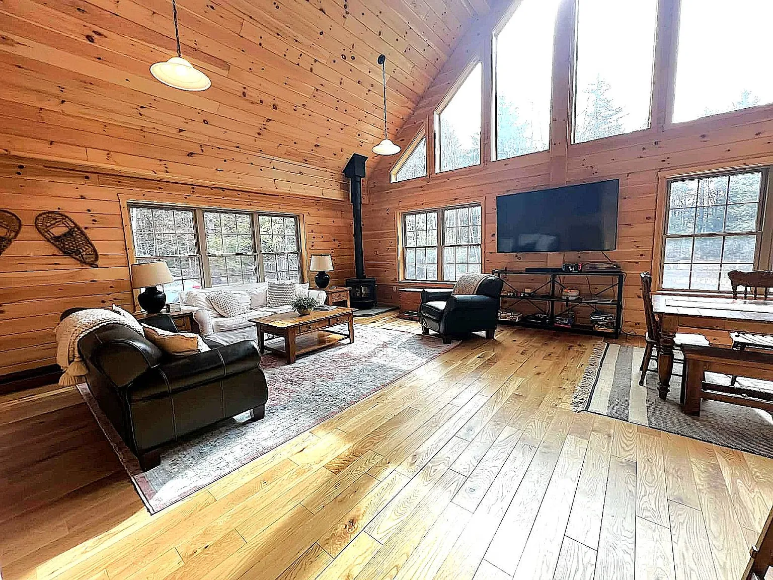 4 bed, 3.0 bath, $8,250 — Photo 2