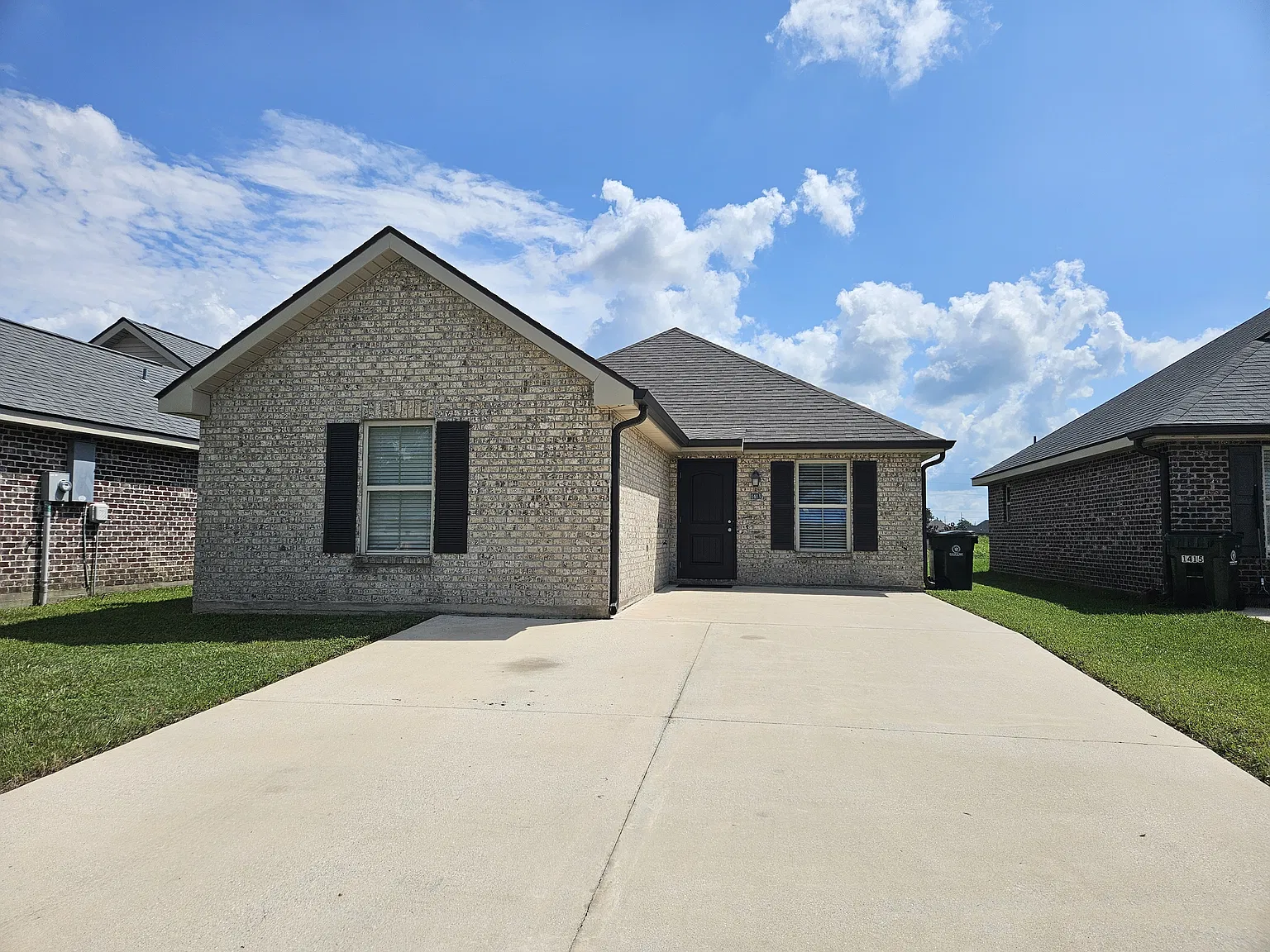 3 bed, 1304 sqft, $1,495 — Photo 1