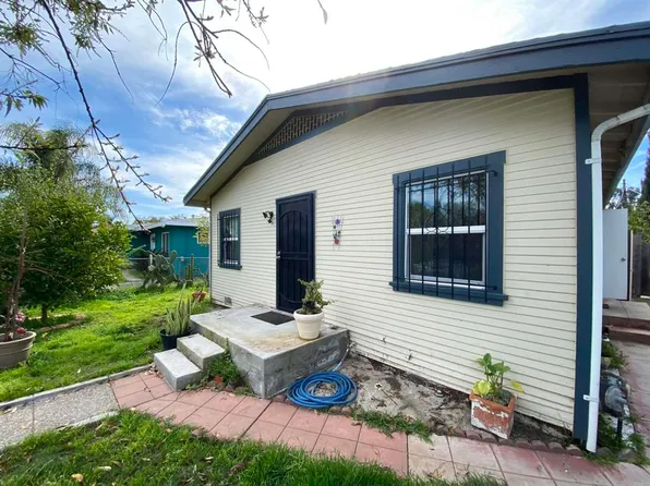 739 Park Pl, Escondido, CA 92025