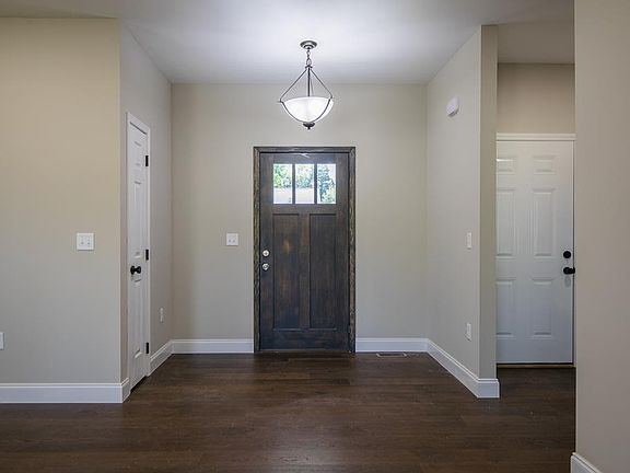 3rd image of 5058 Holland Ct