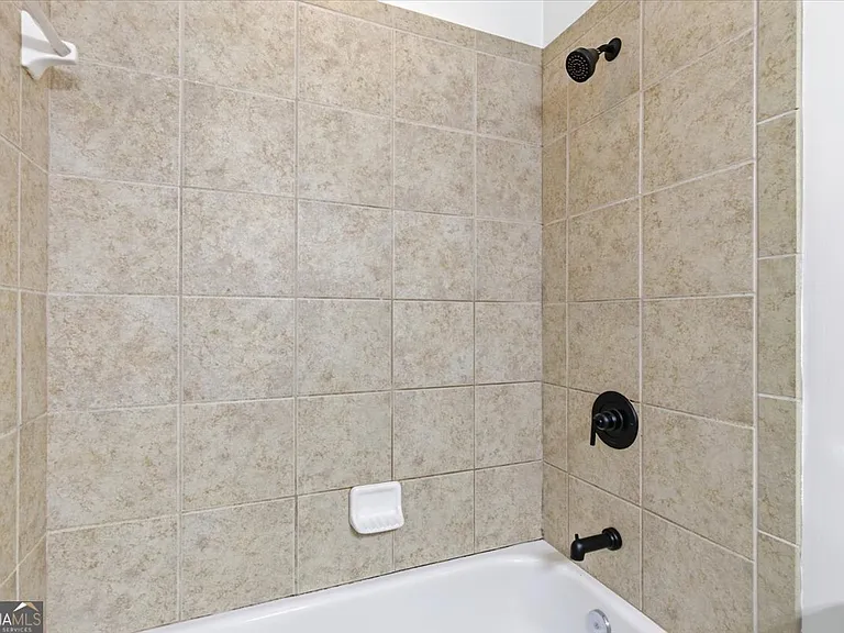 740 Liberty Commons Dr NW — Photo 36