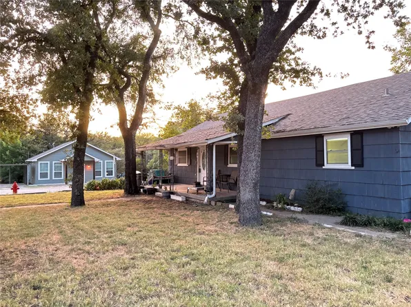 7420 Foster Dr, Lake Worth, TX 76135
