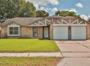 16915 Barkentine Ln, Friendswood, TX 77546
