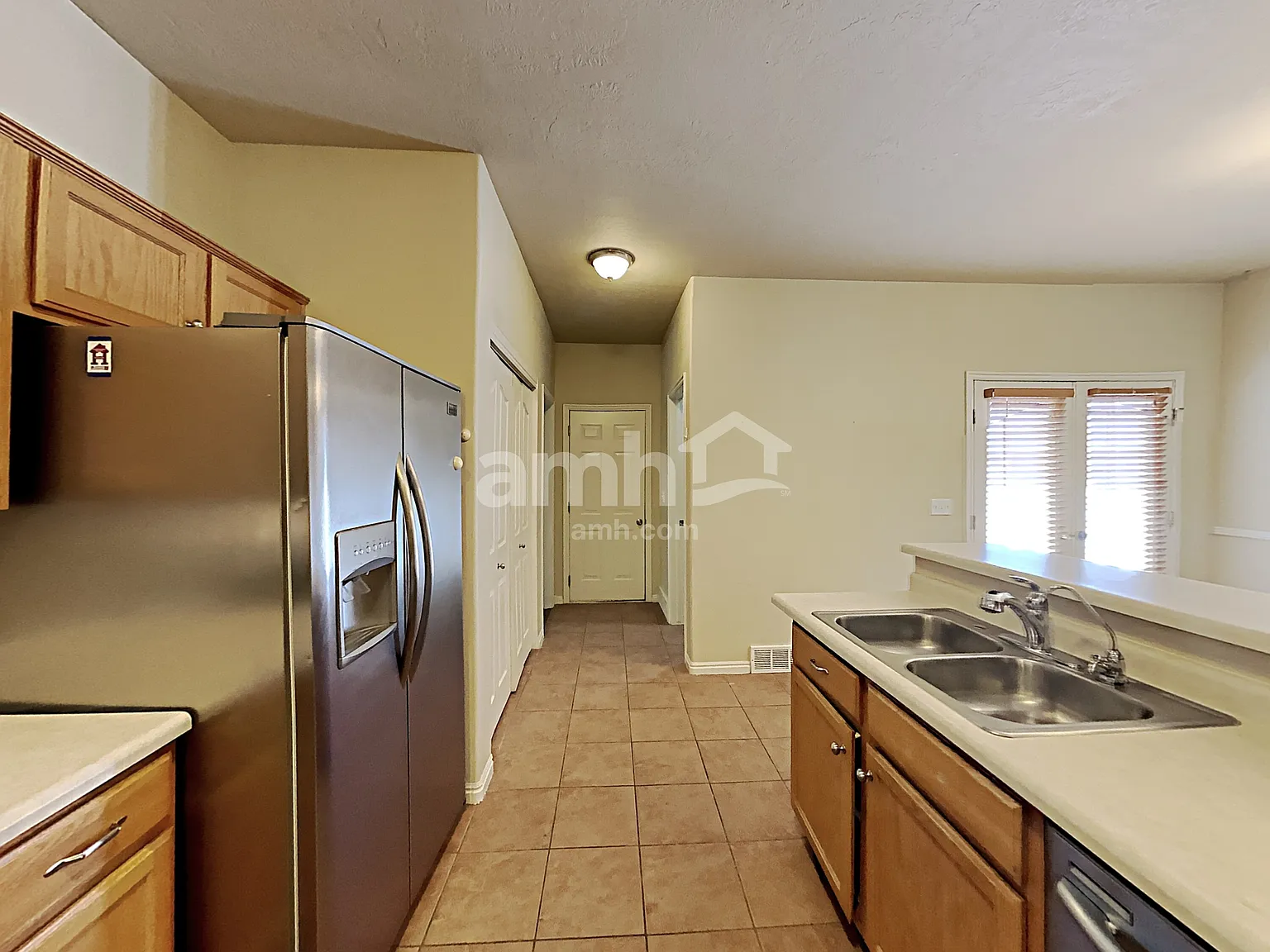 6 bed, 3.0 bath, 3338 sqft, $2,750 — Photo 4