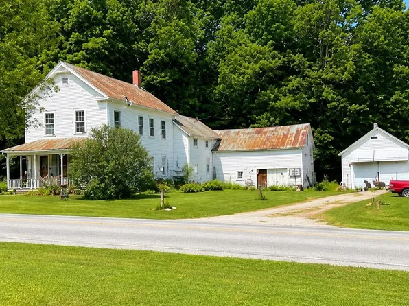 562 Highgate Road, Highgate, VT 05459