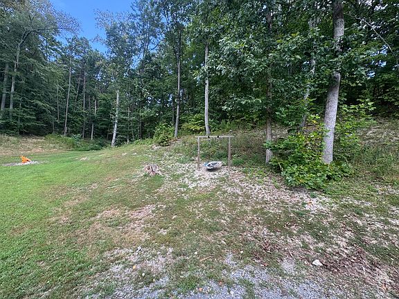 3rd image of 817 Green Pond Rd