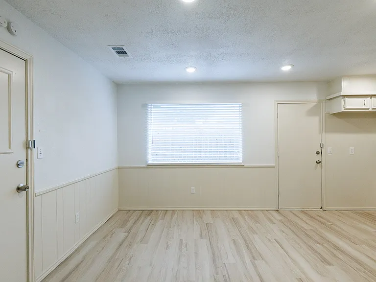 4407 75th Dr #B — Photo 7