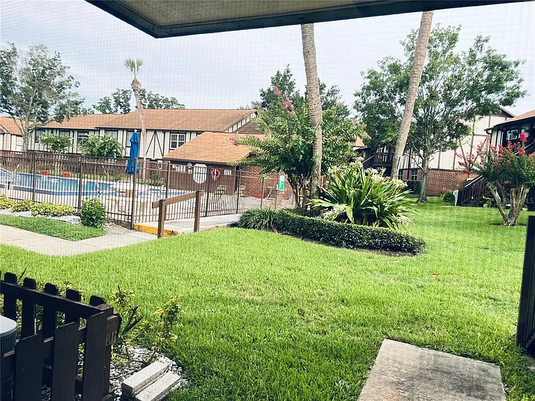 5467 Hansel Ave #H-15 — Photo 8