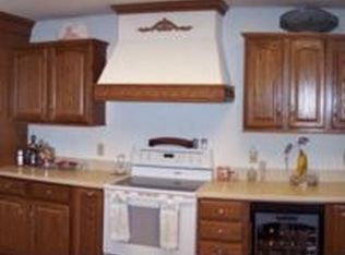 2106 Grandview Dr E, Garden City, KS 67846