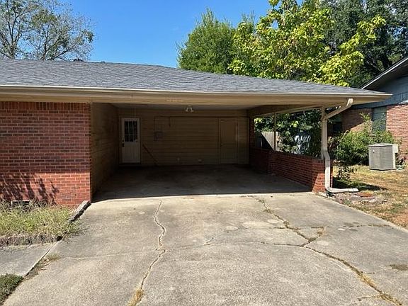 2nd image of 1411 Doris Dr