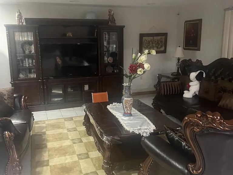 475 Ryders Ln — Photo 8
