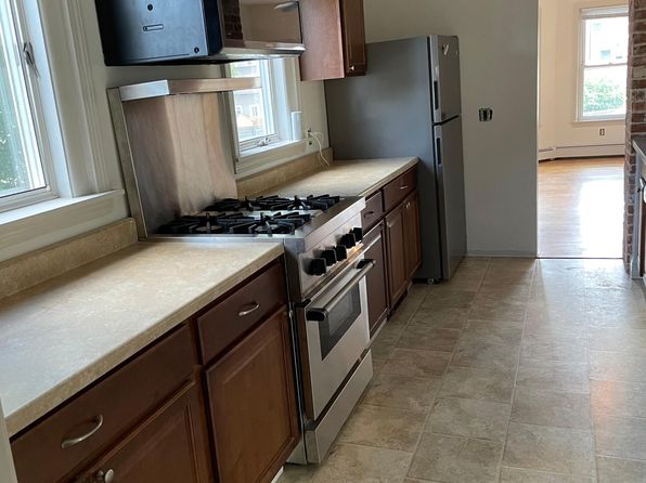 72 E Transit St FLOOR 1