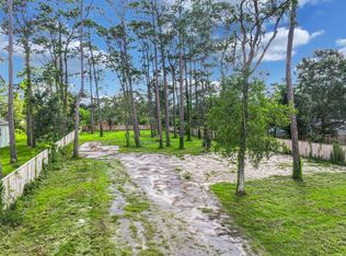 3219 Oak Dr, Dickinson, TX 77539