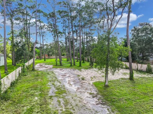 3219 Oak Dr, Dickinson, TX 77539